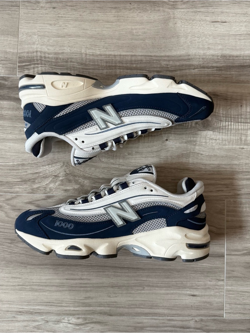 New Balance 1000 ‘Navy Sea Salt’ M1000MEN Size 6.5 & 8 men’s New-No box
